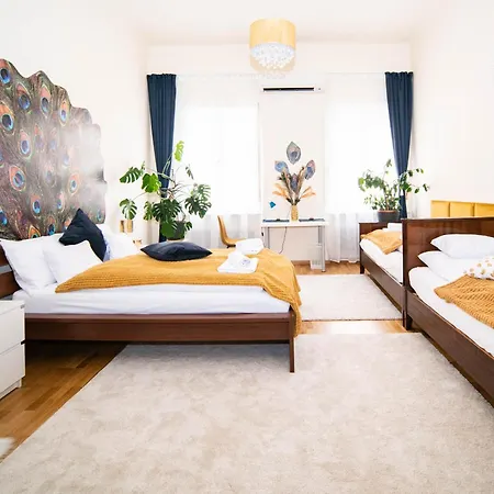 Lily * Budapest